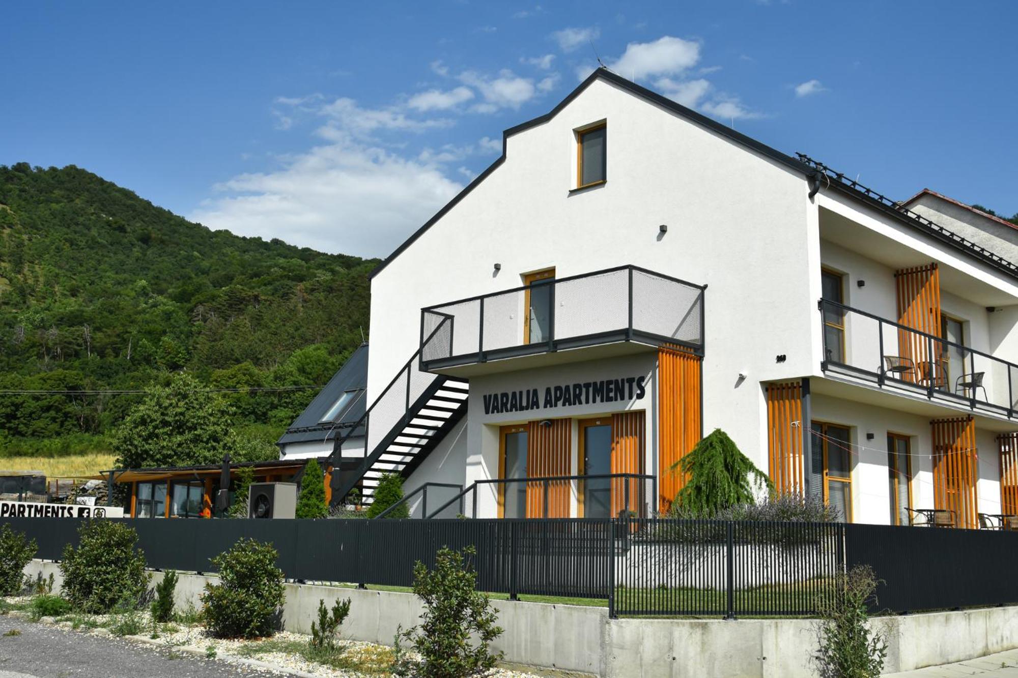 Varalja Hotel apartamentowy *